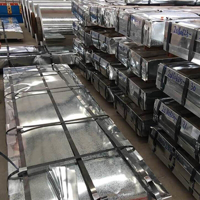 Lembar Atap Galvanis 600-1100mm AISI 14 Gauge Panel Baja Bergelombang Kraft