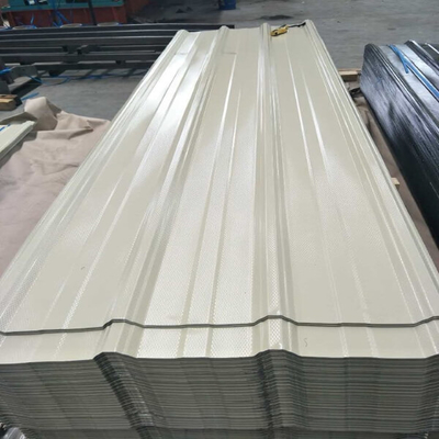 30-275g / M2 Lembar Atap Dilapisi Warna 600-1100mm Atap Logam Bergelombang Putih