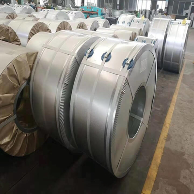 Karbon Rendah SGCC Gi Steel Coil JIS G3302 Hot Dipped Galv Sheet And Coil